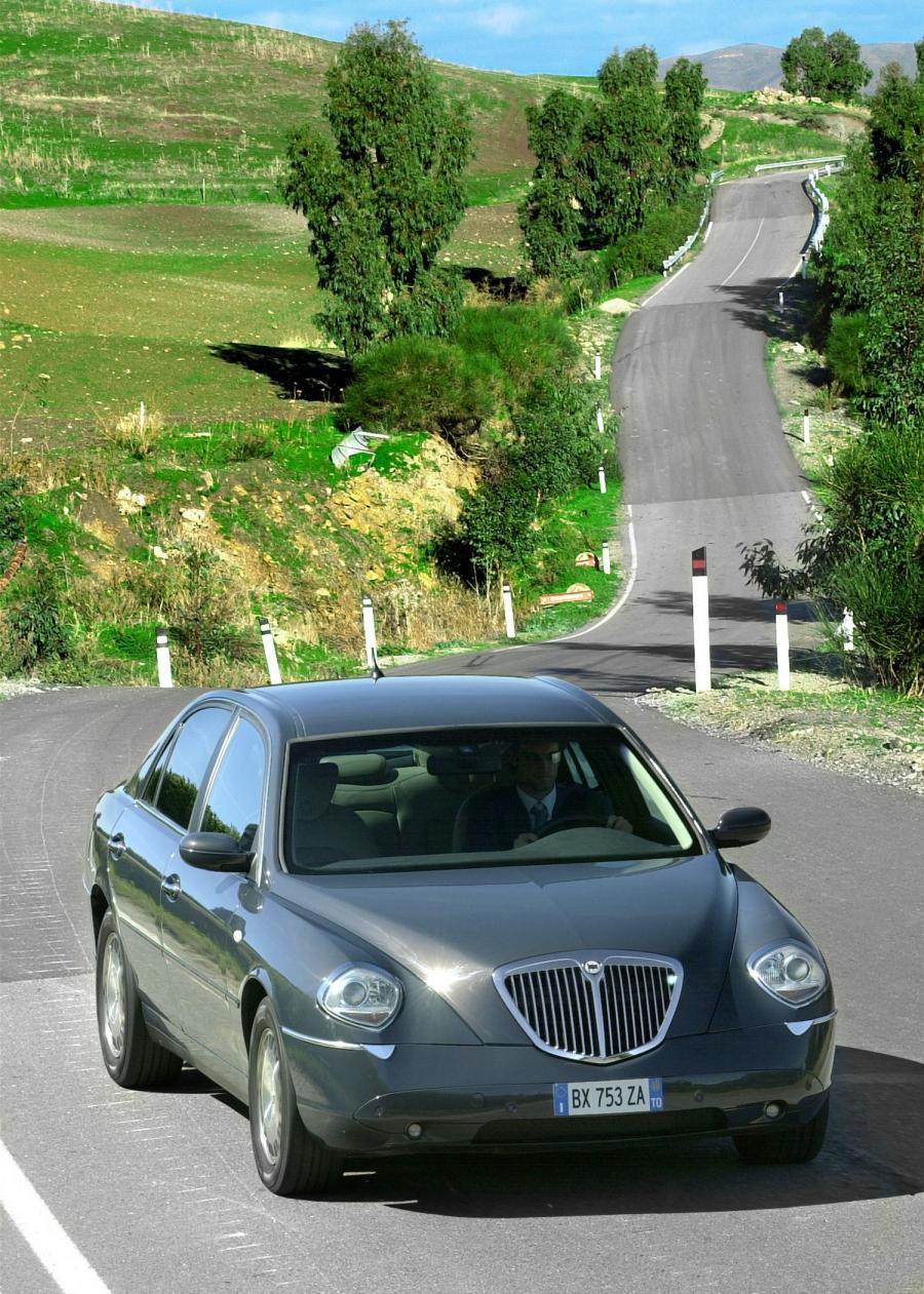  Lancia Thesis 2002 года  (фото 16 из 199)